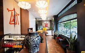 Lynlan Hostel & Cafe